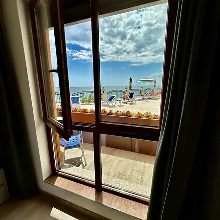 Complex Mirage Of Apartment Nessebar